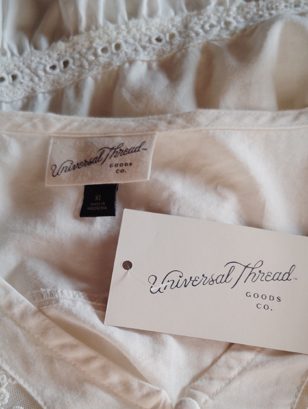 Universal Thread Cream/White Boho Lace Peplum Blouse XL NWT - Picture 3 of 6